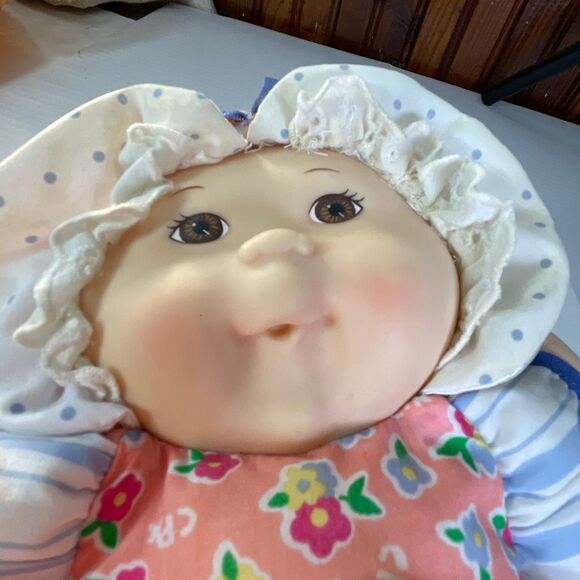 Vintage Cabbage Patch Kids 1995 stuffed rattle doll. - Picture 11 of 14
